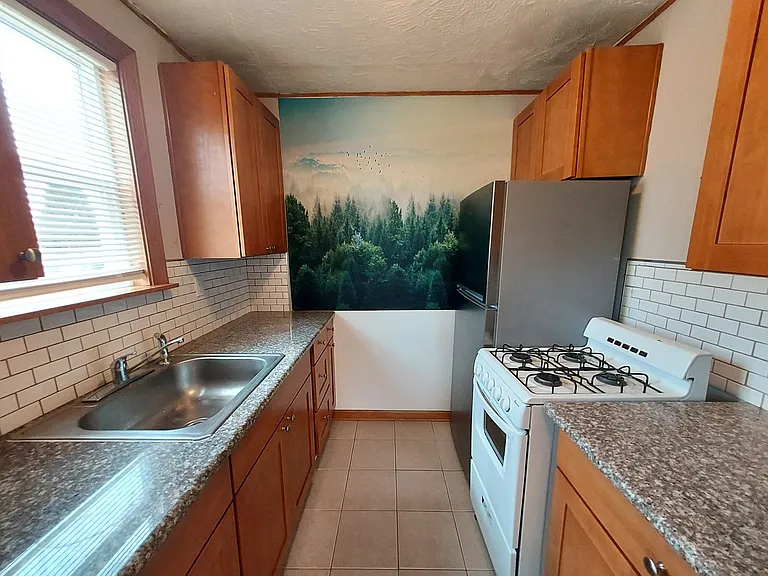 1204 S Proctor St — Photo 14