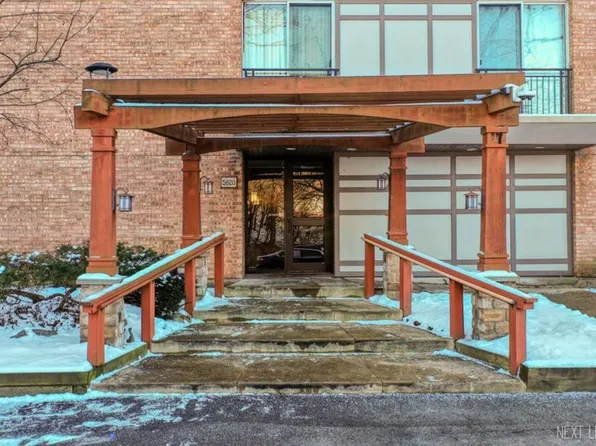 5820 Oakwood Dr Unit 3M, Lisle, IL 60532