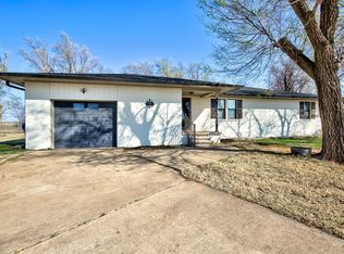 925 N Main St, Ringwood, OK 73768