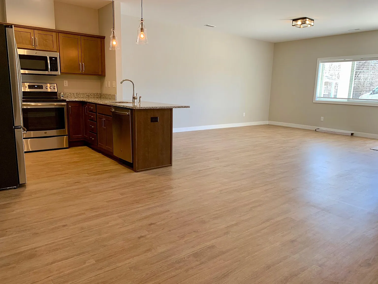 2 bed, 1150 sqft, $1,375 — Photo 4