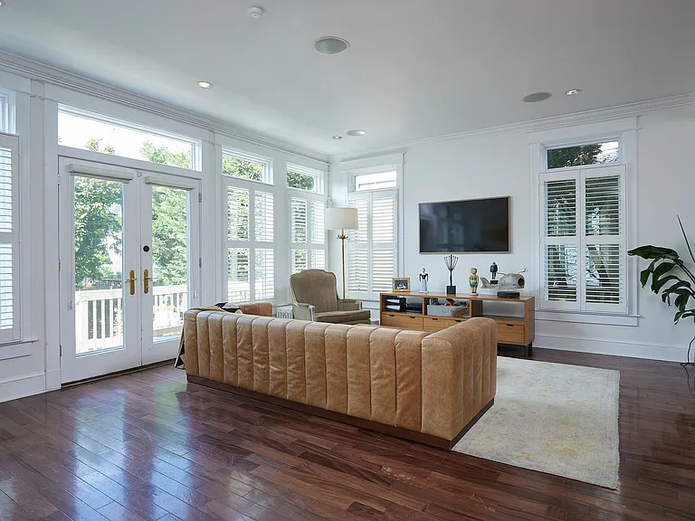 1424 Longfellow St NW — Photo 8