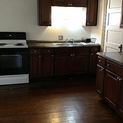 64 Kitchen/Dining Rm