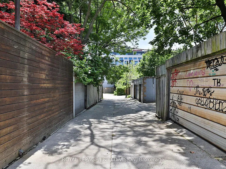 426 Ontario St — Photo 40
