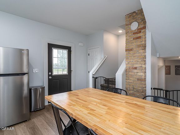 2nd image of 1814 18th St NE