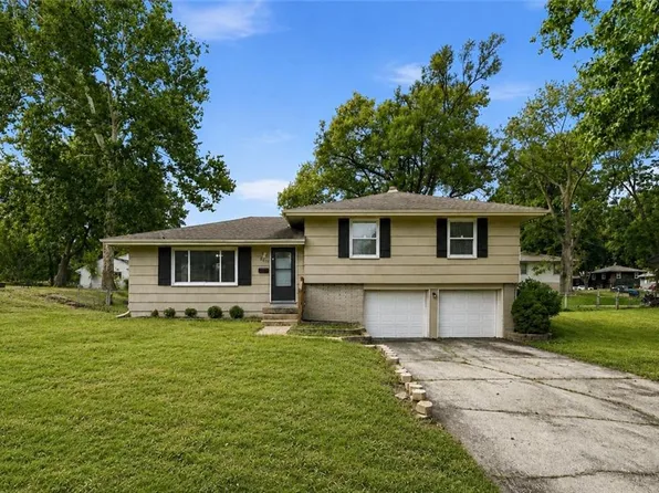 8611 E 85th St, Raytown, MO 64138