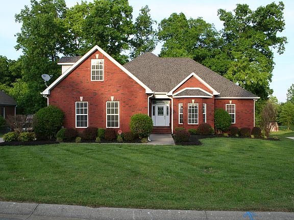 3rd image of 102 Stonegate Cir