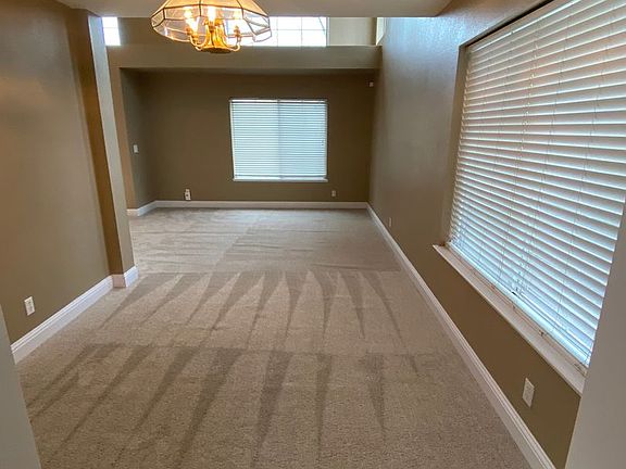 4th image of 105 Honey Cook Cir