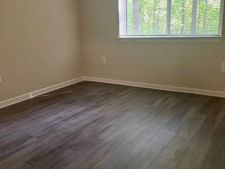 Woods Edge Apartments — Photo 55