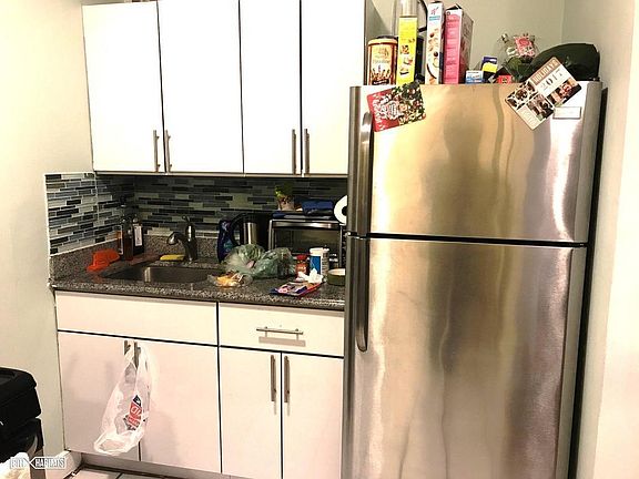3rd image of 2138 35th St APT 1G