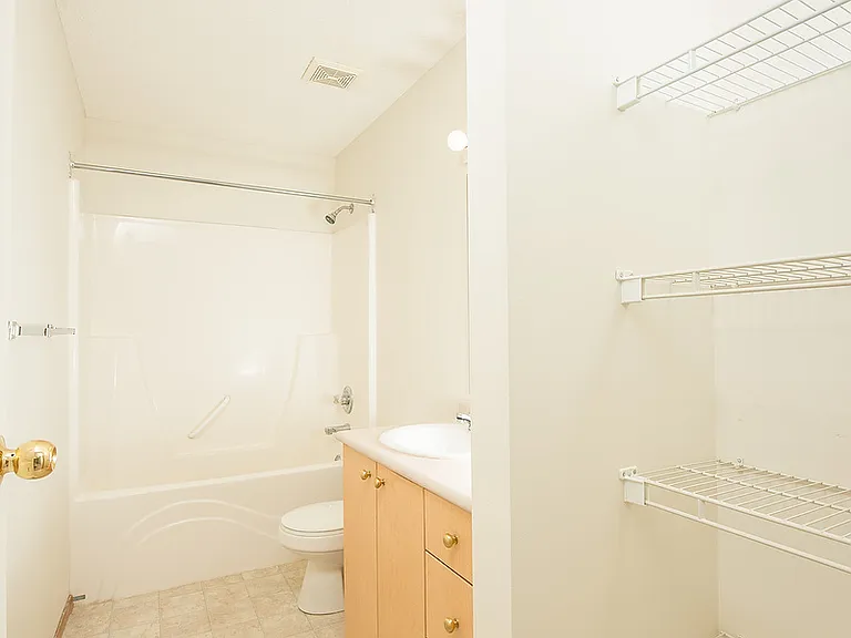 620 King St — Photo 33