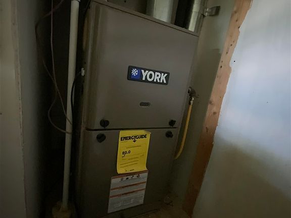 2nd image of 208 S Ash St