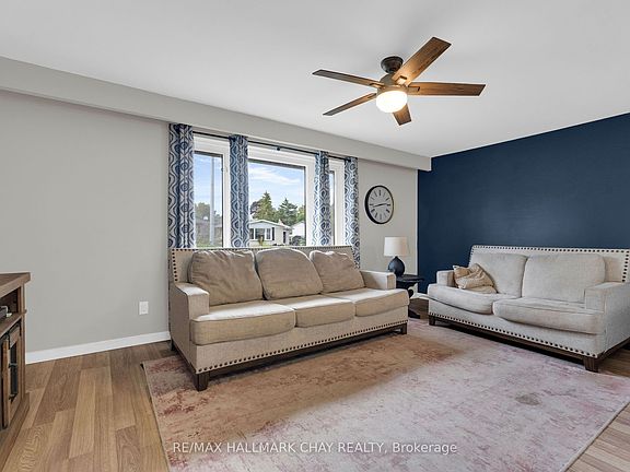 4th image of 109 Daphne Cres