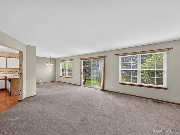 4th image of 738 Silk Oak Ln