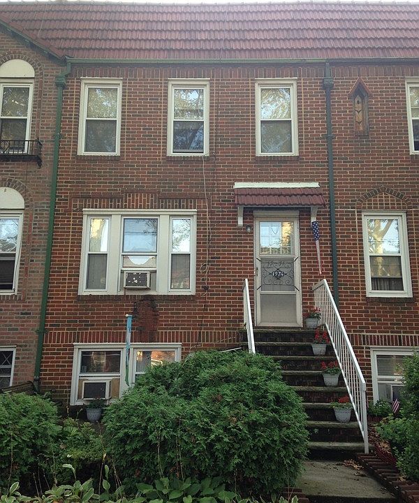 1st image of 1974 E 28th St