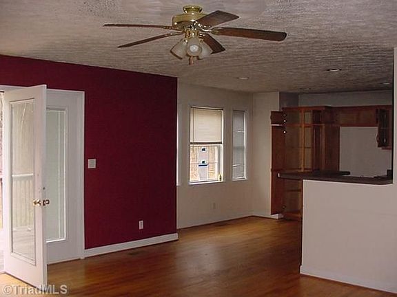 4th image of 124 Pine Cone Dr