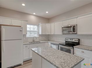 1408 Armstrong St, Luling, TX 78648