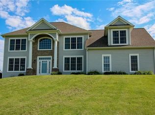 2366 Centreview Trl, Macedon, NY 14502