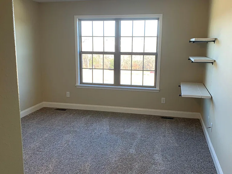 817 E Crystal Ave — Photo 10
