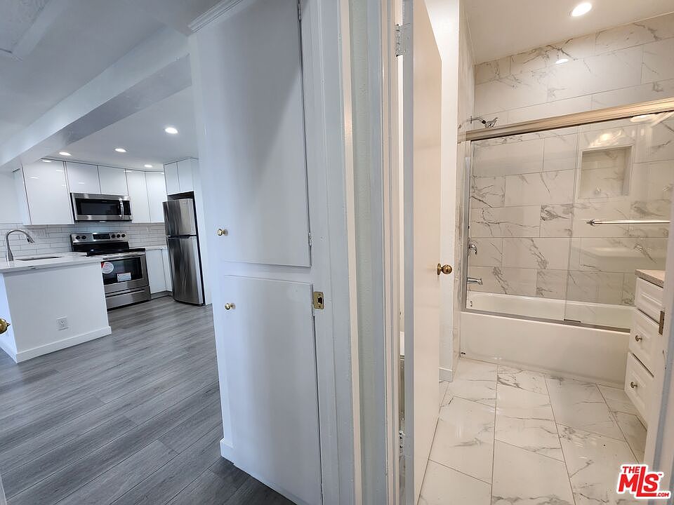 1st image of 1440 Veteran Ave APT 555