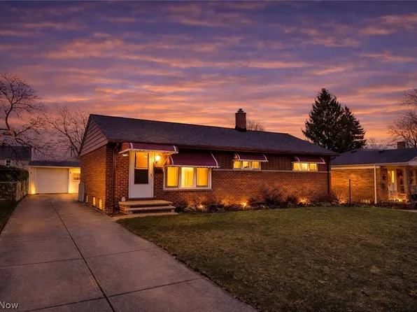 3605 Glenbar Dr, Fairview Park, OH 44126