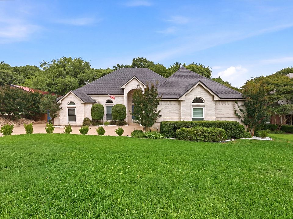 1st image of 2105 Country Brook Dr