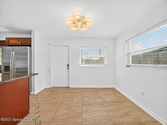 5th image of 1423 Brook Dr