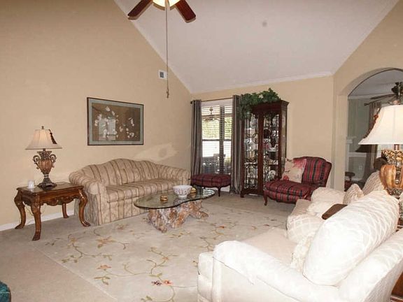 4th image of 10418 Sanford Dr