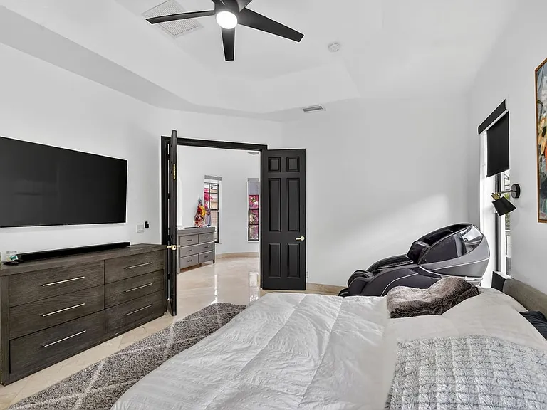 10337 Trianon Pl — Photo 8