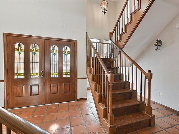 4th image of 200 Lampwick Cir