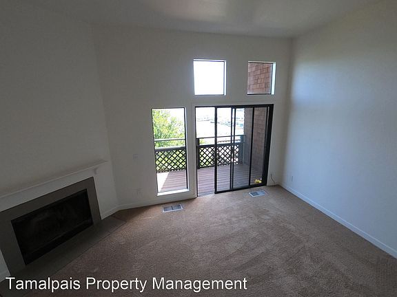 5th image of 210 Donahue St