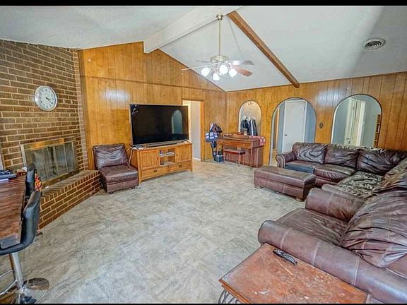 3rd image of 2621 San Fernando Dr
