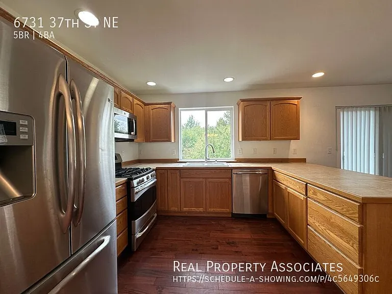 6731 37th St NE — Photo 6