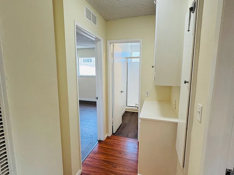 1211 N Ogden Dr — Photo 24