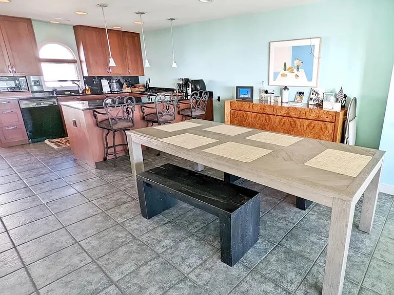 4501 Boardwalk #B — Photo 7