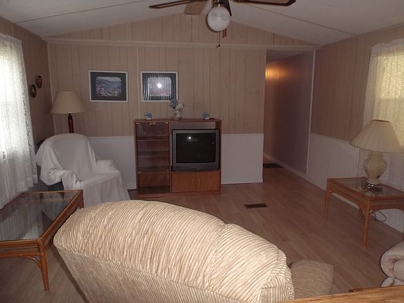 4th image of 37924 Lake Gilbert Cir