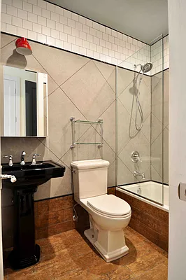 Rented by Premier Metro Realty Corp | media 34