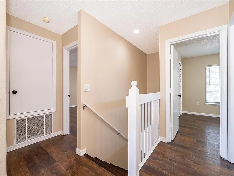 1313 Timberbend Cir — Photo 14