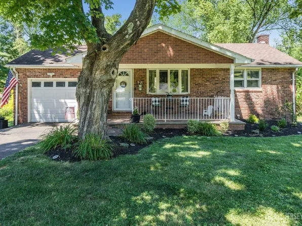 58 Station Rd, Branchburg, NJ 08876