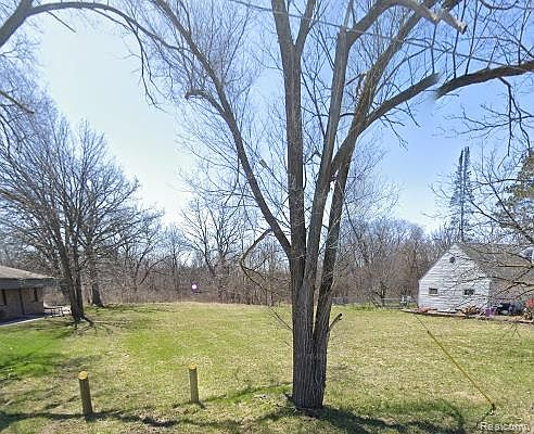 2nd image of 5141 W Bristol Rd