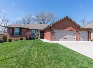 115 N Glengary Dr, Nixa, MO 65714