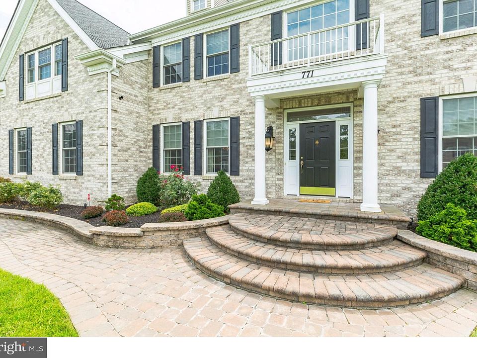 1st image of 771 Rachel Dr