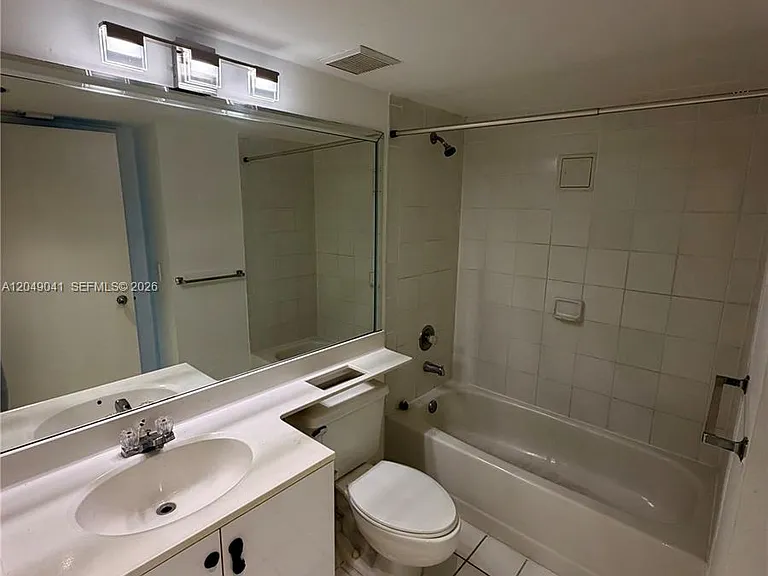 3300 NE 191st St #404 — Photo 7