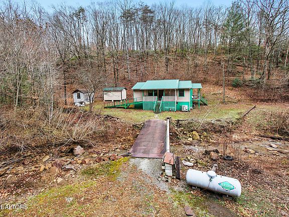 2nd image of 176 Pearly Ward Ln