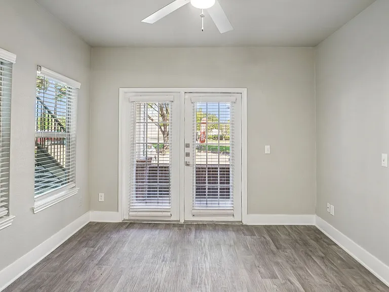 Larkin Apartment Homes — Photo 96