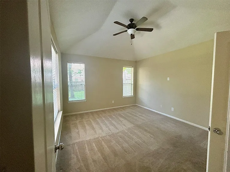 23 Tivoli Garden Ct — Photo 13