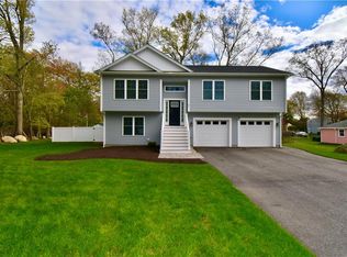 81 Lonsdale St, West Warwick, RI 02893