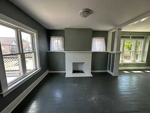 156 Ryan St #2UPR Photo 1