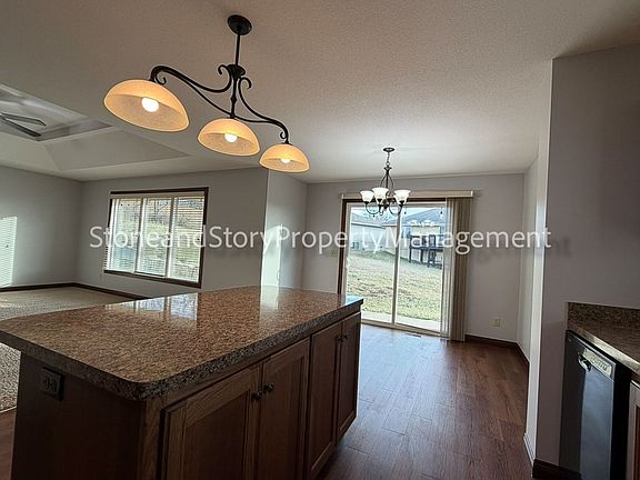 5th image of 6021 SW 44th St