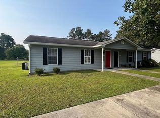 207 Centipede Ln, Raeford, NC 28376