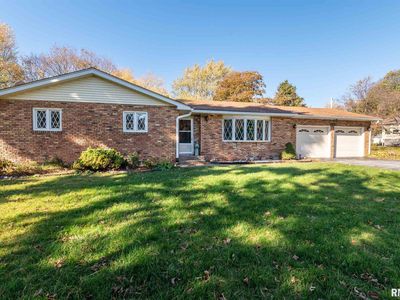 1722 S 11th Ave, Eldridge, IA, 52748
